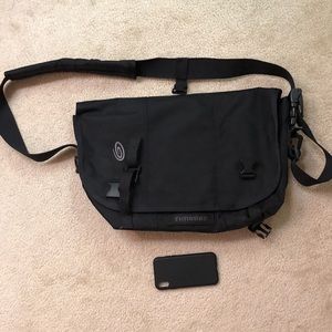 Timbuk2 black messenger bag (large)